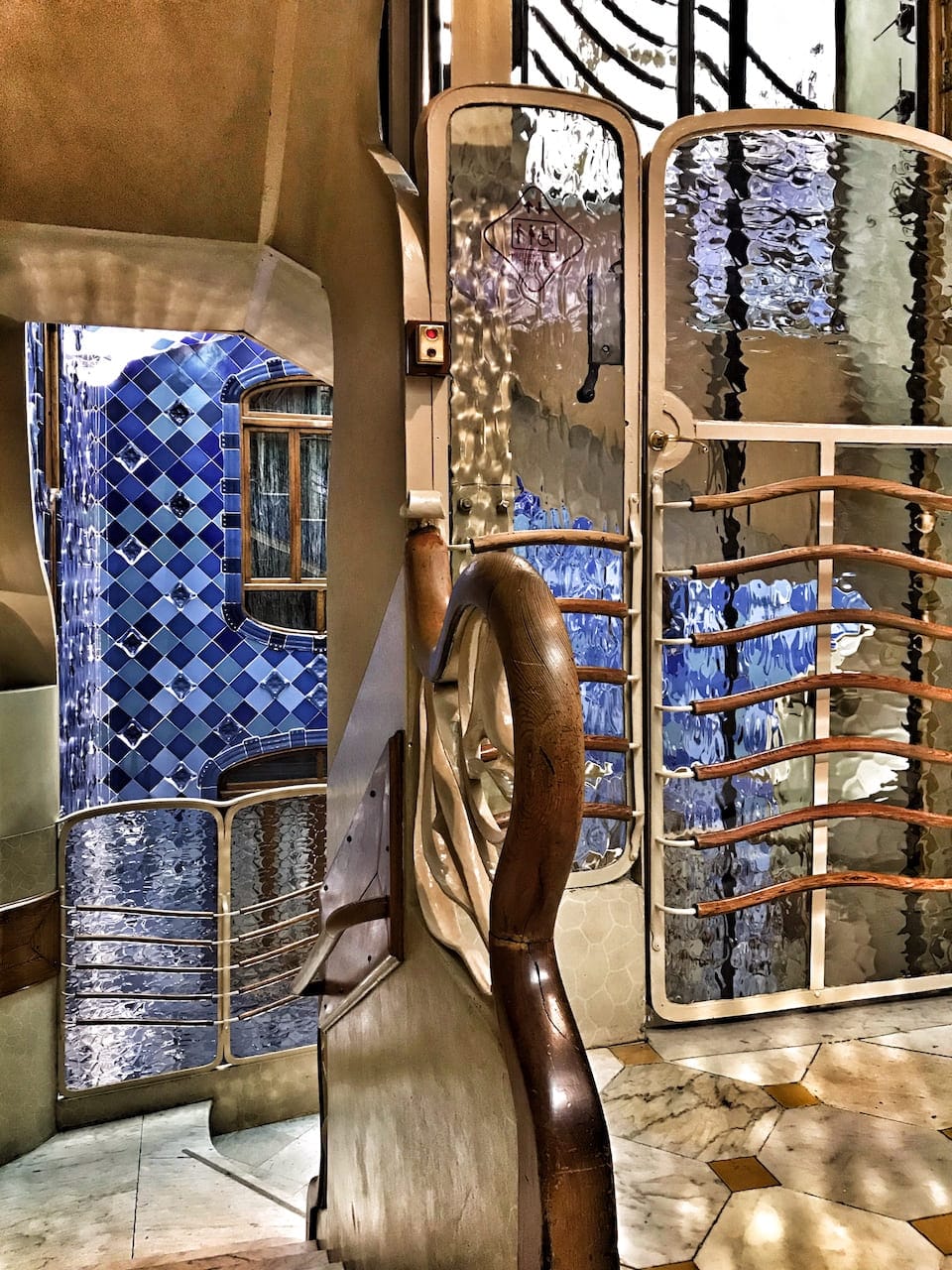 Conversaciones-que-inspiran-con-Manel-Toribio-Arquitecto-y-Victoria-Pardo-Artista-Plastica-Casa-Batllo-Antoni-Gaudi-1